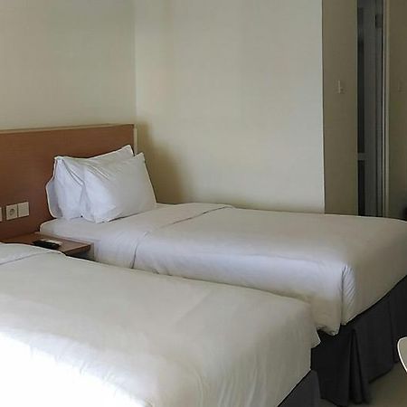 Big Fish Hotel Manado Zewnętrze zdjęcie