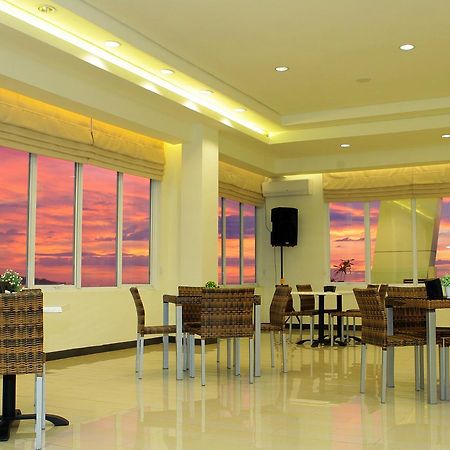 Big Fish Hotel Manado Zewnętrze zdjęcie