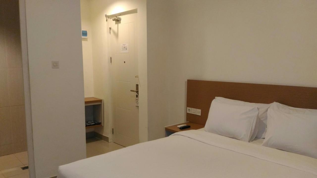 Big Fish Hotel Manado Zewnętrze zdjęcie