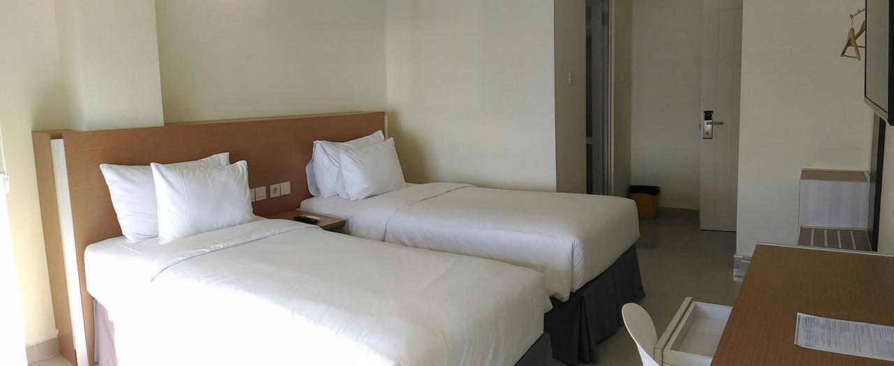 Big Fish Hotel Manado Zewnętrze zdjęcie