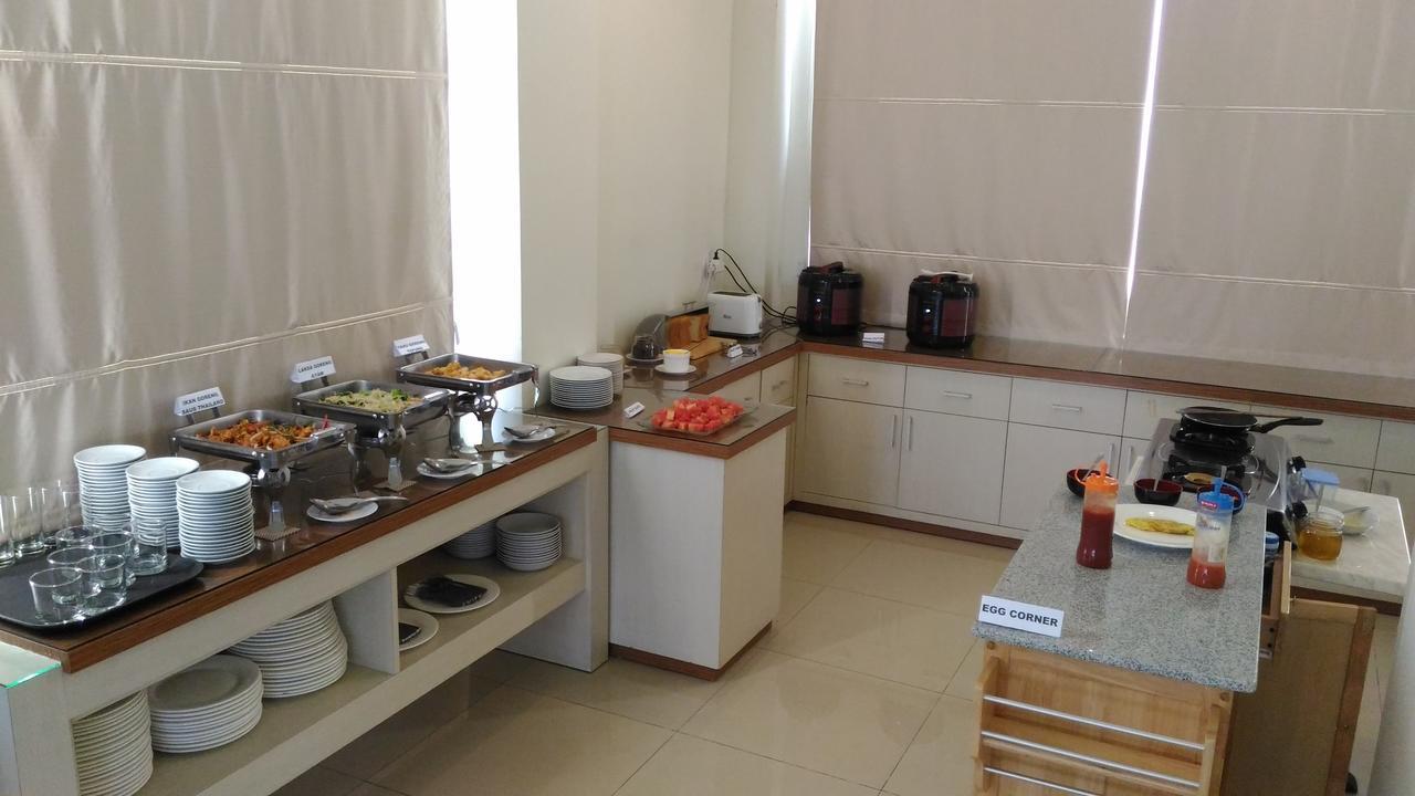 Big Fish Hotel Manado Zewnętrze zdjęcie