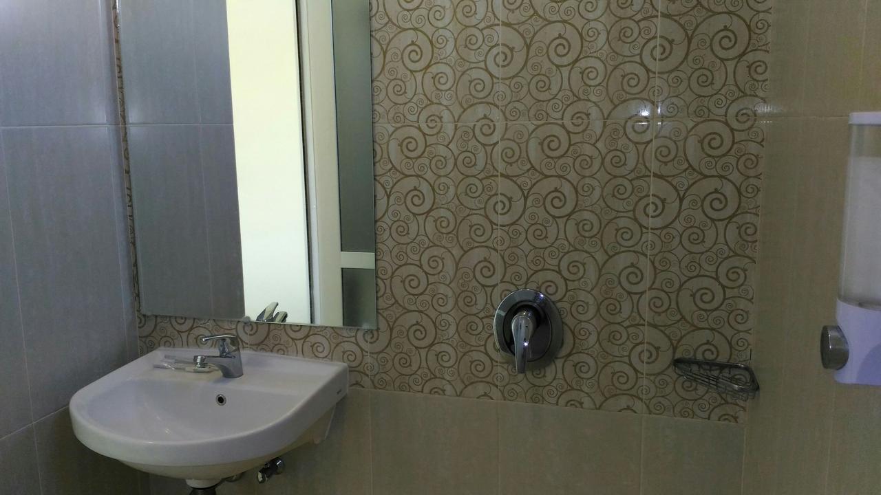 Big Fish Hotel Manado Zewnętrze zdjęcie