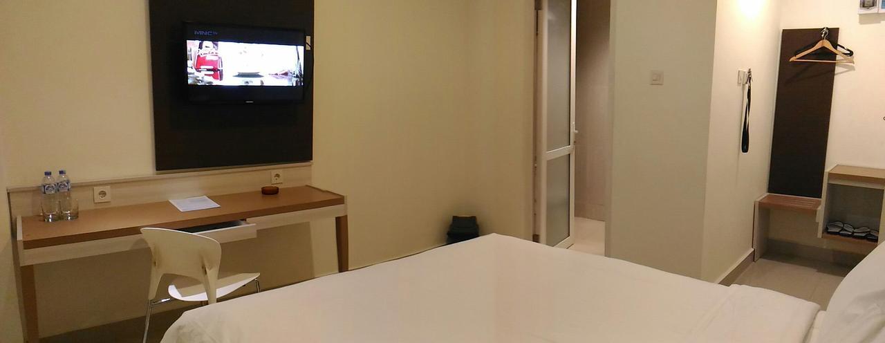 Big Fish Hotel Manado Zewnętrze zdjęcie