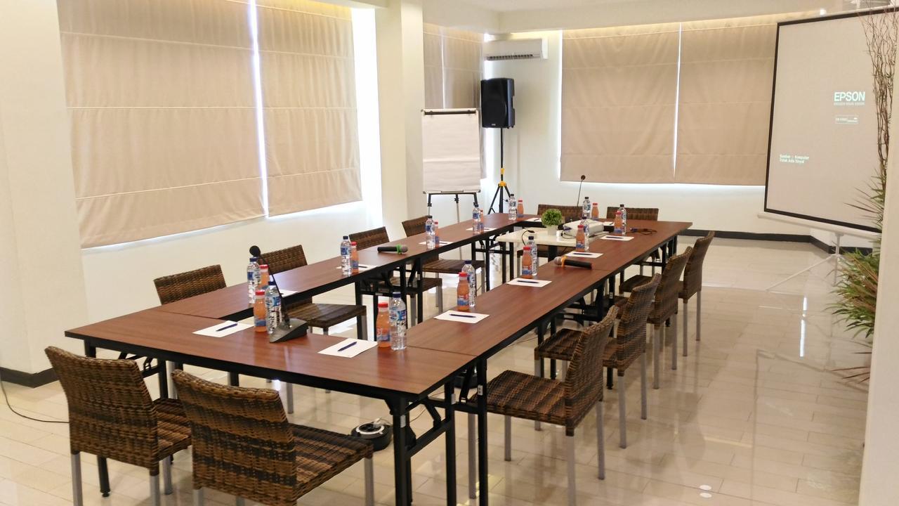 Big Fish Hotel Manado Zewnętrze zdjęcie