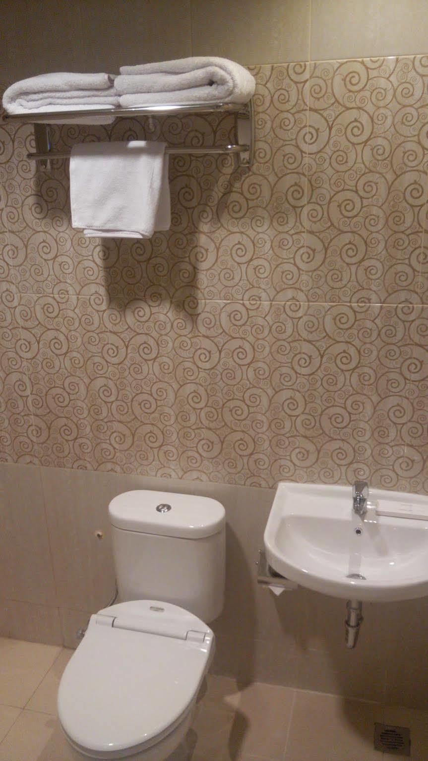 Big Fish Hotel Manado Zewnętrze zdjęcie